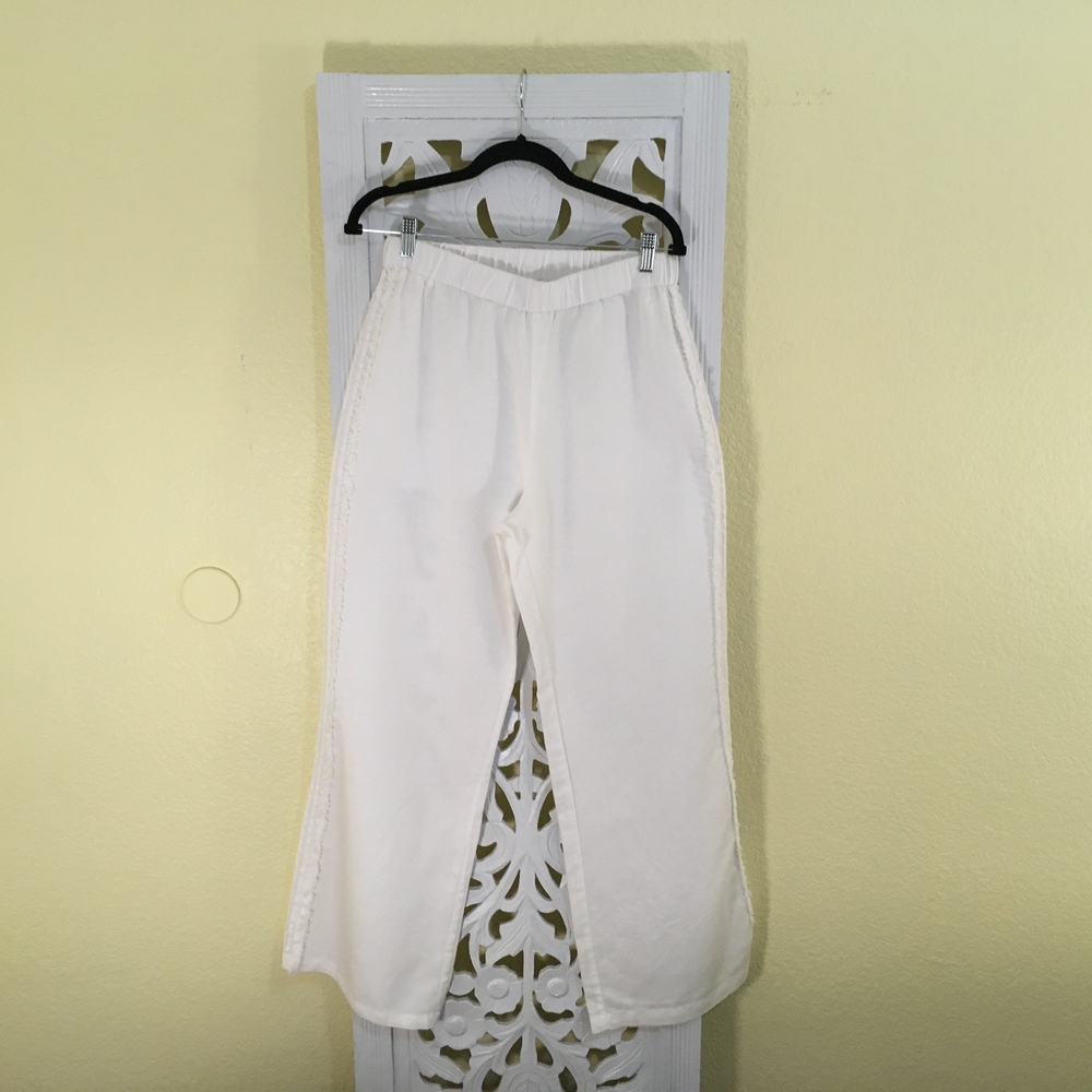 C&C California White Wide Leg Pants Size L With 100% Cotton Lace On Sides.